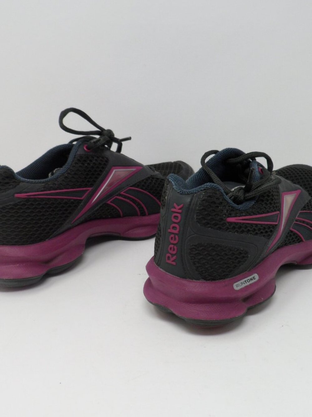 Ladies Reebok Runtone Action Sneakers 7.5 - Picture 7 of 9